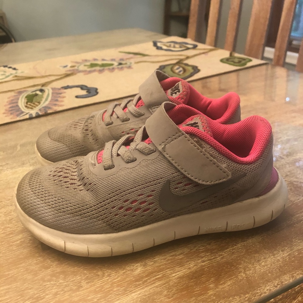 Nike FREE RN Girls SZ 11